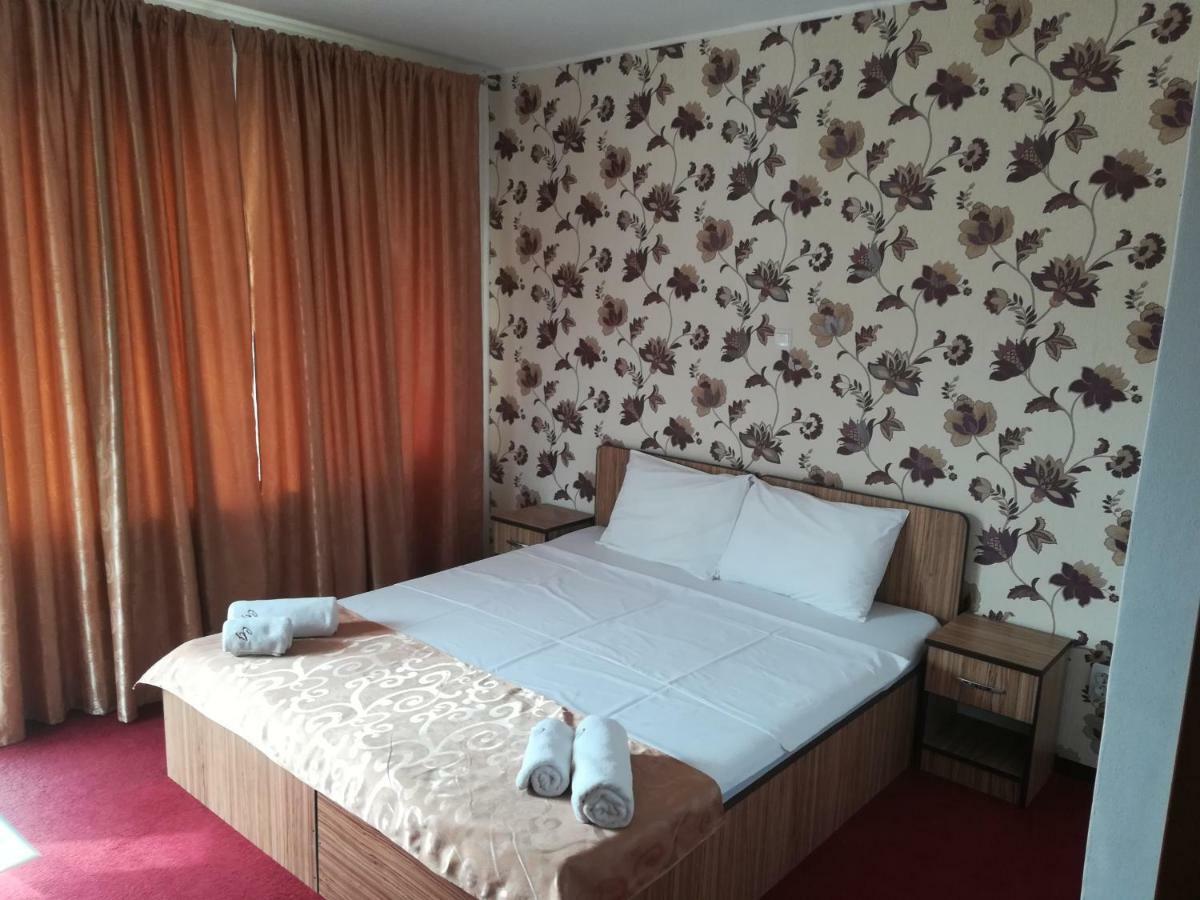 Hotel Casa Gogu à Năvodari Extérieur photo